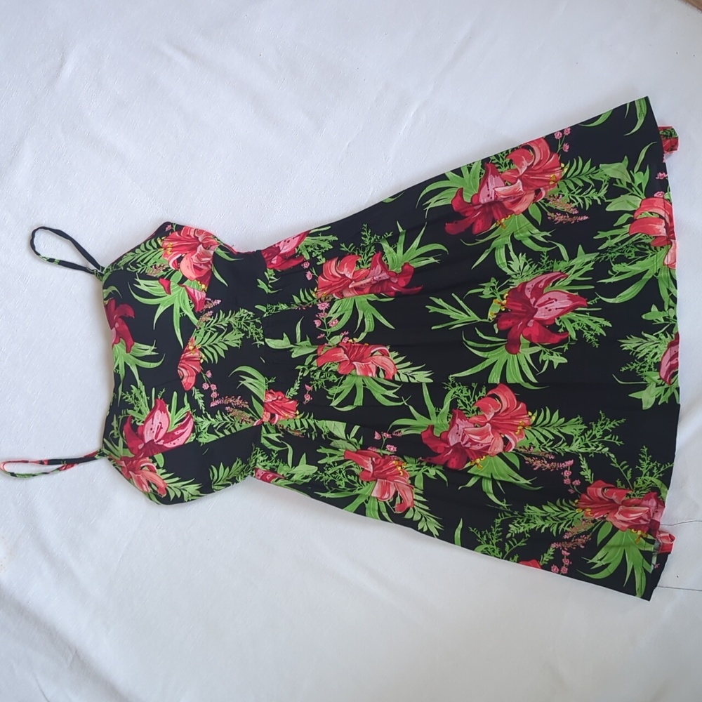 Floral Dress w/Adjustable Spaghetti Strap Sweetheart Neckline Size M